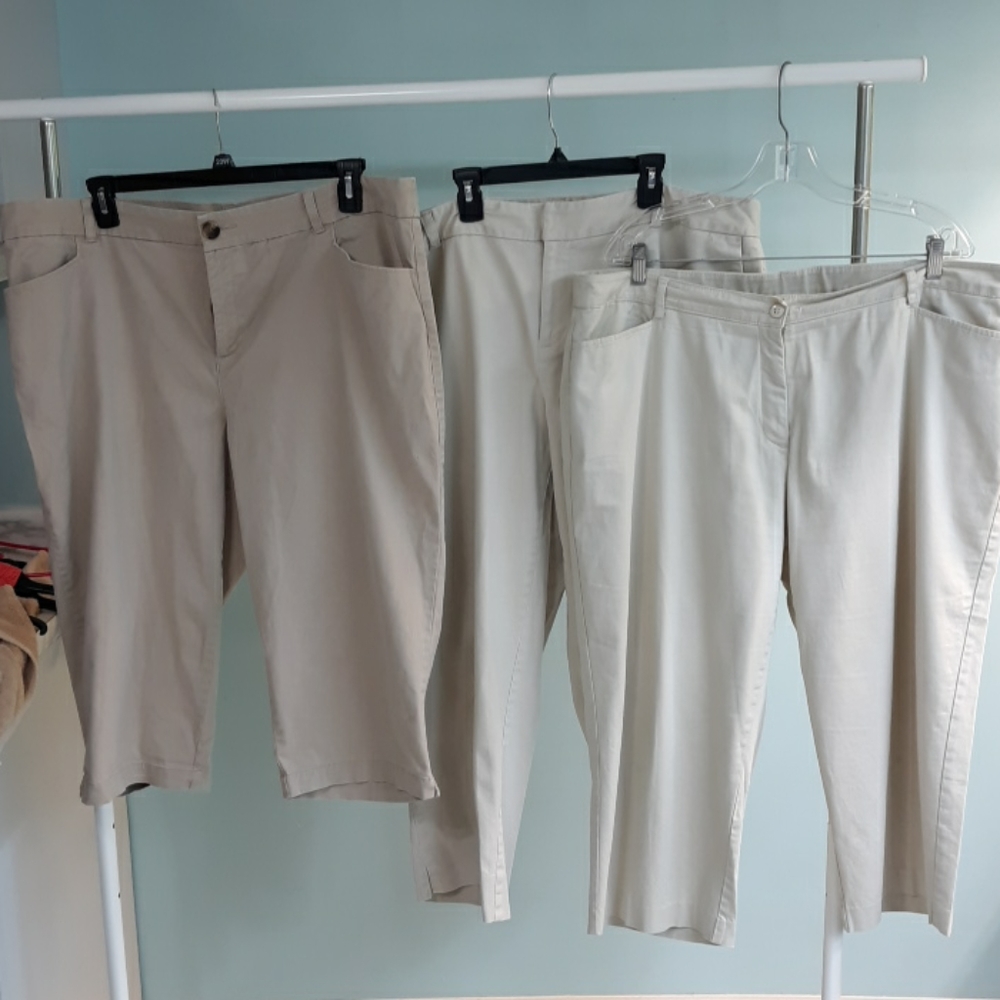 Womens bundle of tan Capris